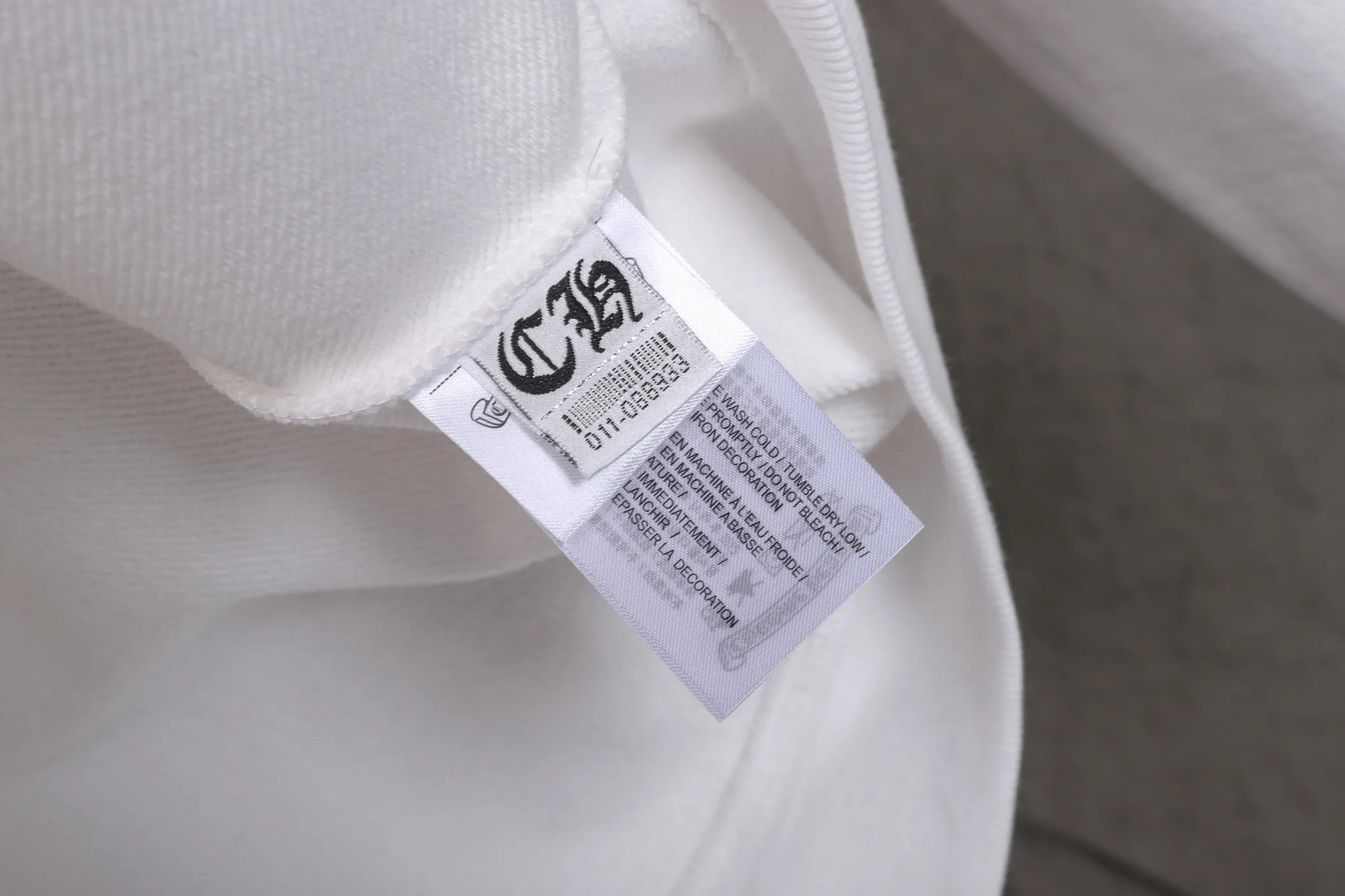 🅿️270 High quality 2025 new B27 Crow Heart Sanskrit cross horseshoe print round neck long-sleeved fashionable sweatshirt for men and women. The fabric is made of 450g pure cotton terry, which is rich in texture, soft and not collapsed, drapes smoothly and is not easy to wrinkle. Neat sewing, beautiful and fashionable, not easy to deform, comfortable and durable. The threads of the ingredients are made of 100% cotton, custom-woven and dyed, with zero color difference!